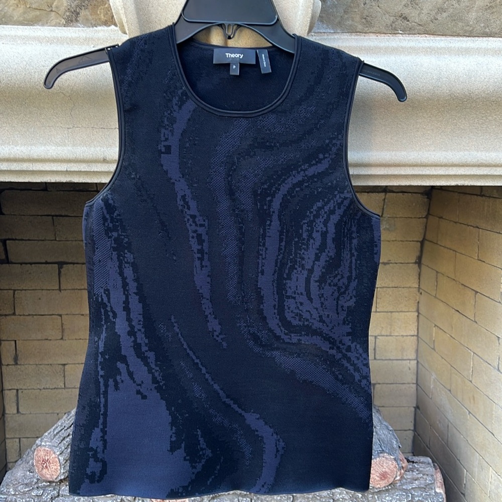THEORY Scuba Stretch Knit Top. SZ P.